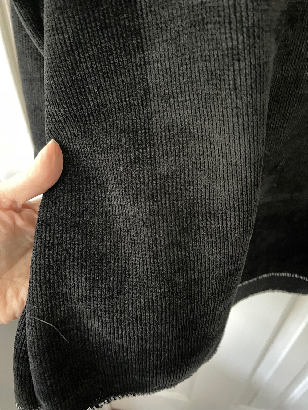Cozy Black Animal-Print Panel V-Neck Sweater made in Italy - Picture 4 of 6